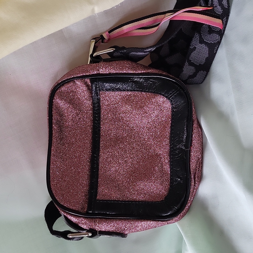 Small shoulder bag